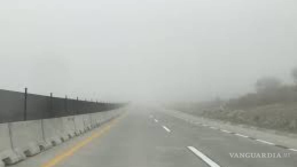 Cierran autopista Saltillo-Monterrey por presencia de bancos de niebla