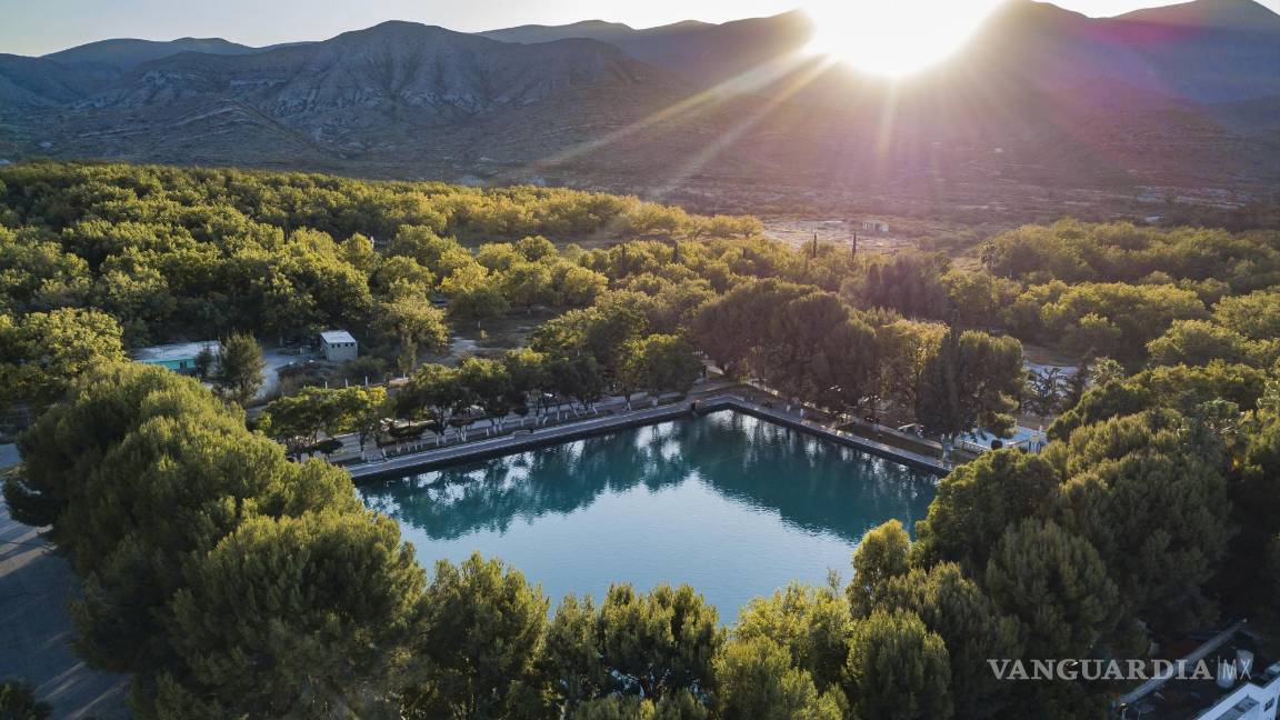 $!Vista aérea del Estanque de la Luz, ubicado en Parras, Coahuila.