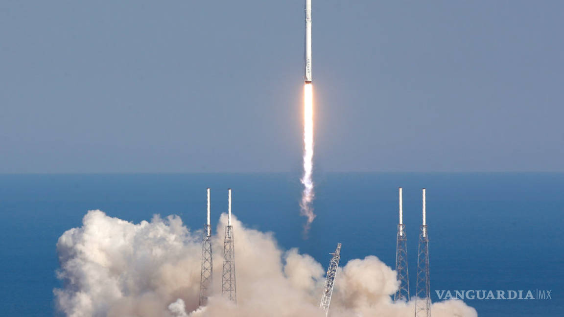 Space X lanza una nave no tripulada de la Fuerza Aérea de EU