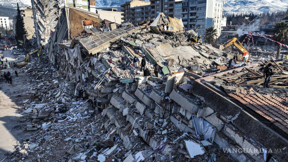Suman más de 35 mil muertos por terremoto en Turquía y Siria