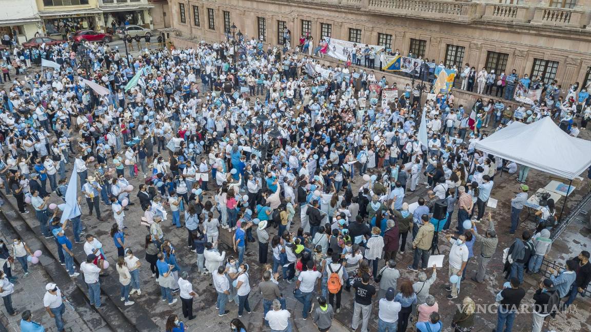 $!Realizan marcha “provida” en Saltillo
