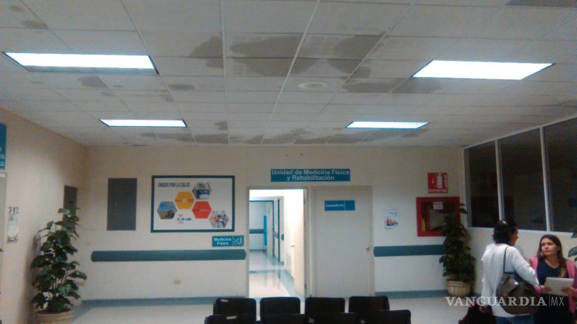 $!Lluvias revelan gran cantidad de goteras en el Centro Estatal del Adulto Mayor en Saltillo