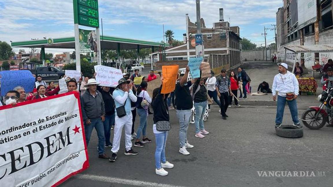 $!Demandan al gobierno estatal el pago colateral por actos cívicos y días festivos que no les fue aplicado a su salario quincenal reciente