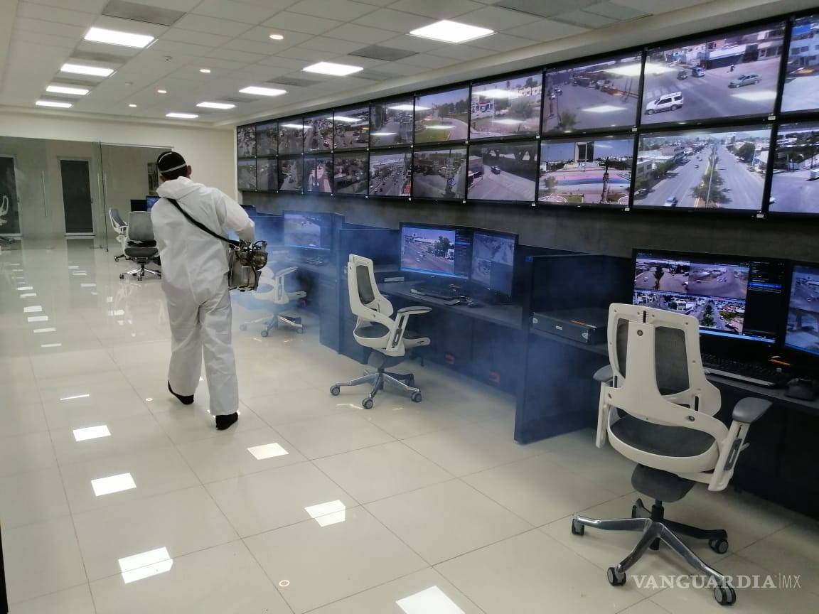 $!Salud Municipal de Torreón realiza labores de sanitización en colonias y dependencias