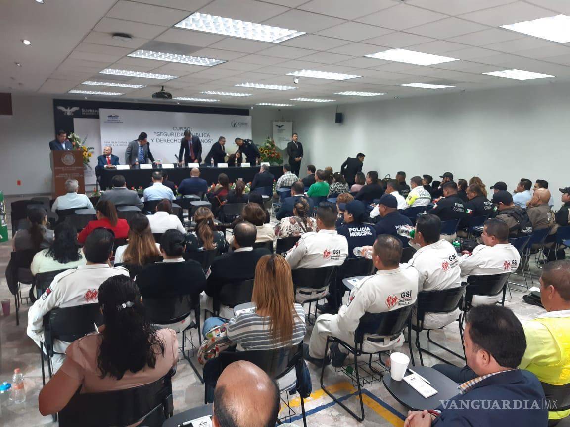 $!Imparte CDHEC curso a servidores públicos en Torreón