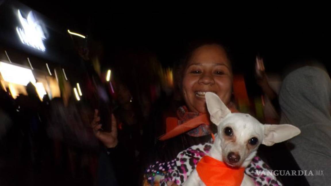 $!En la marcha participaron los principales afectados, los perritos.
