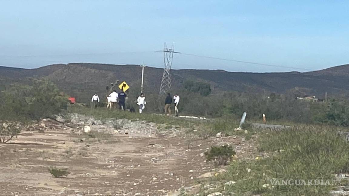 Encuentran cadáver sin identificar, con signos de violencia, a orillas de carretera a Torreón