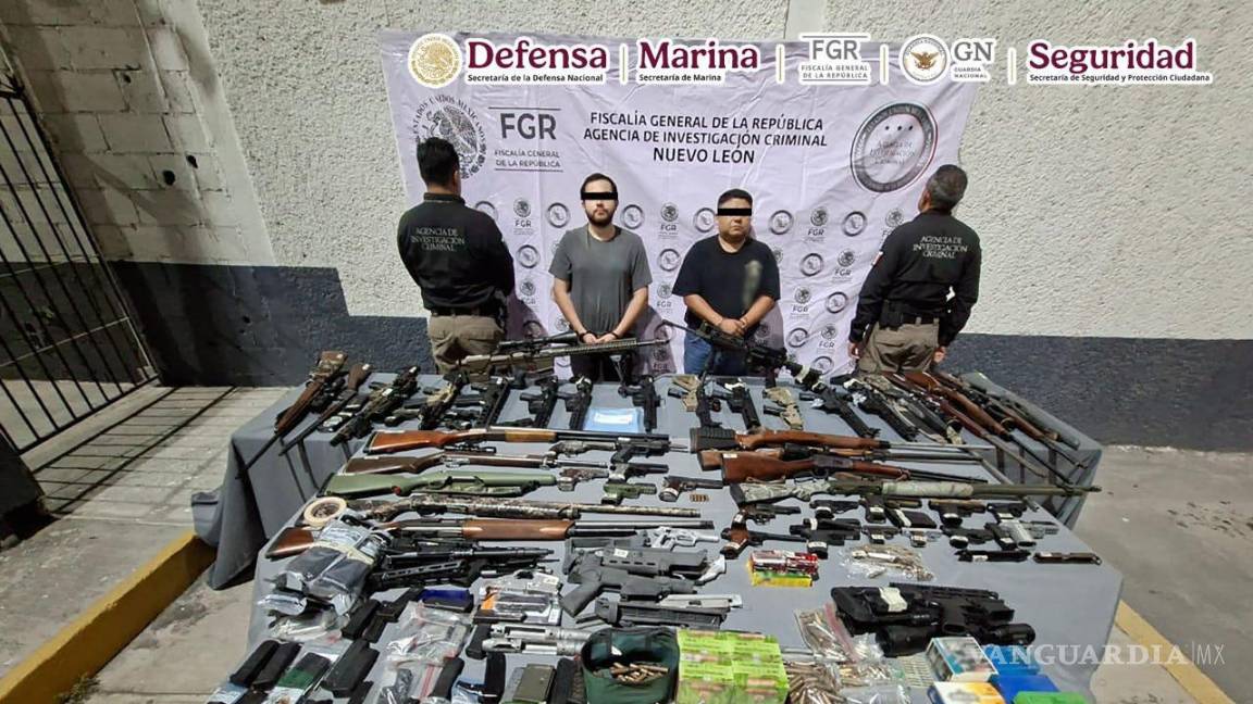 Detienen a 3 con arsenal de armas en Nuevo León