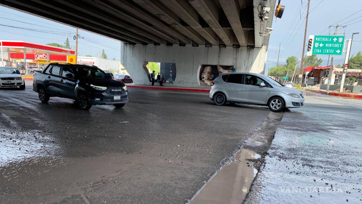 $!Con la lluvia la zanja se hizo más profunda. Finalmente la repararon.