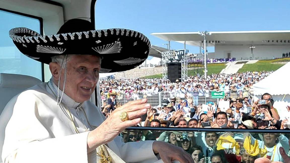 En su visita a México, Benedicto XVI sufrió una caída que fue uno de los motivos de su renuncia