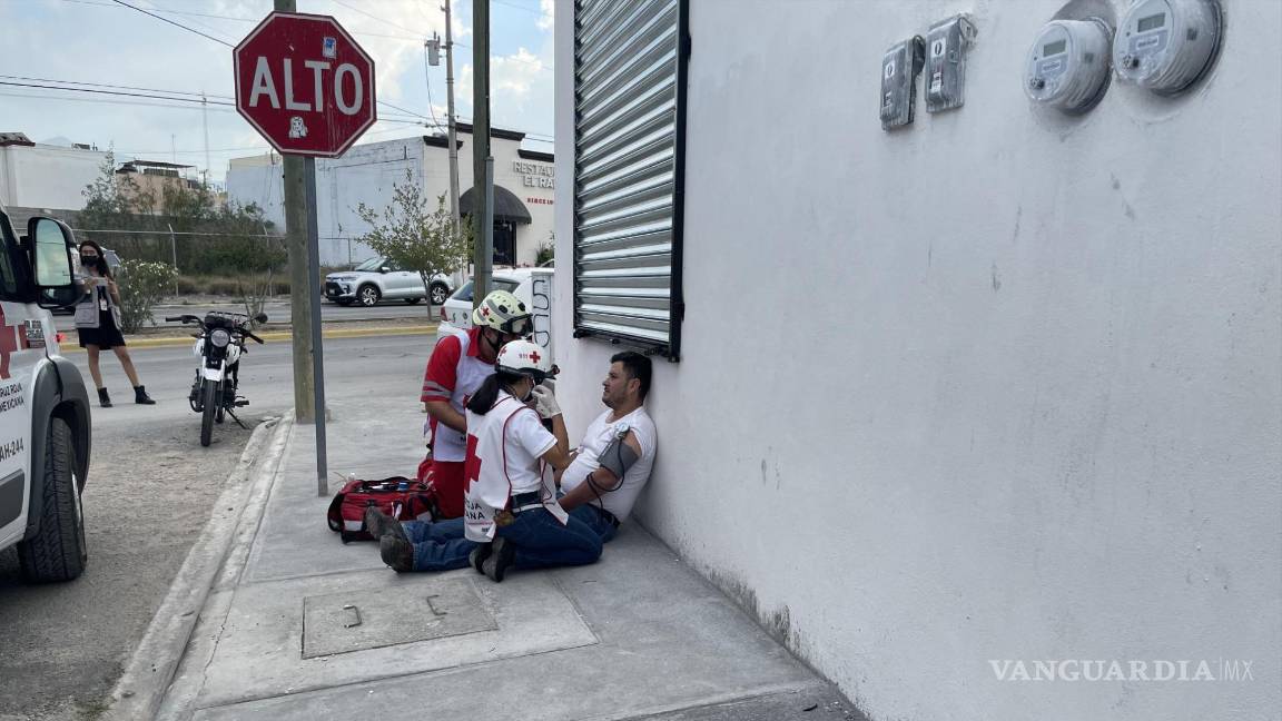 Conductor en Saltillo embiste a un motociclista; después huye