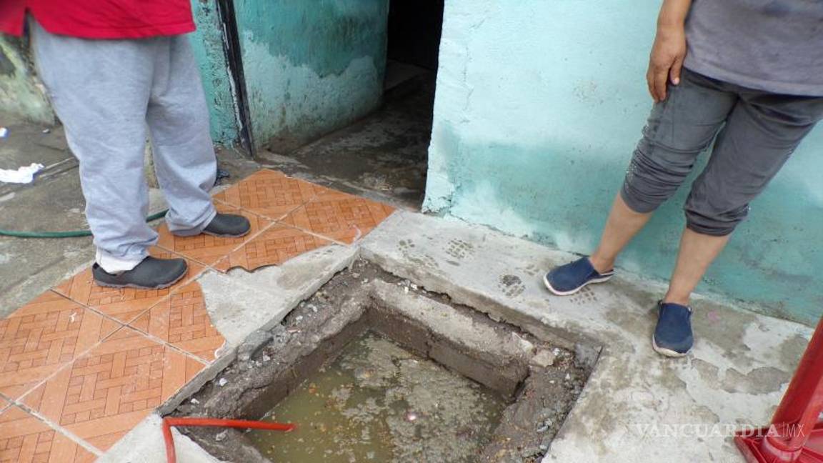 $!Las casas de la colonia Mario Ortiz huelen a humedad y agua de caño.