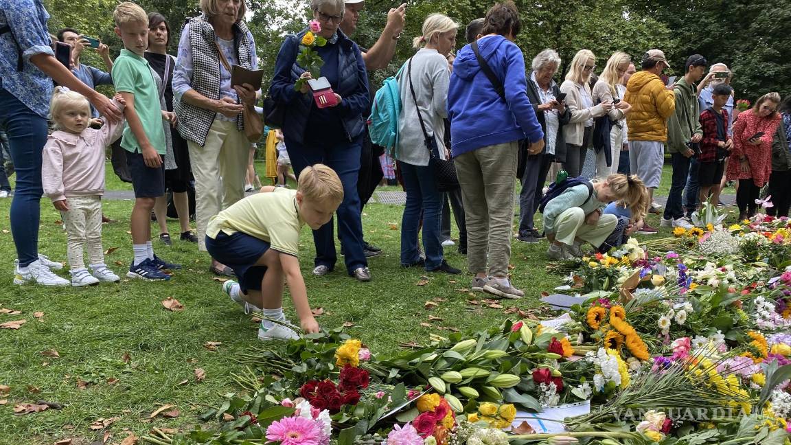 Un Londres de luto con postales disímbolas... la vida sigue para los británicos