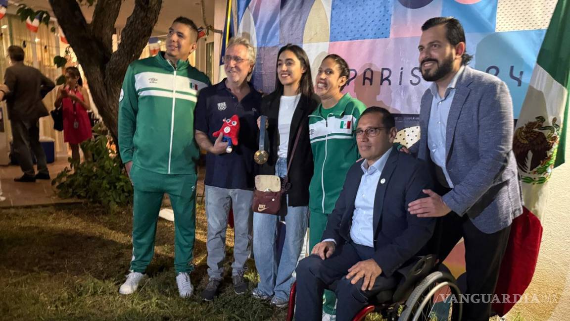 Ana Paula Vázquez, medallista olímpica de Ramos Arizpe, recibe reconocimiento del cónsul de Francia en Monterrey