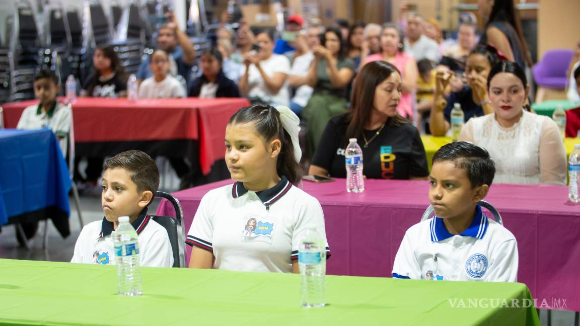 $!El Instituto Electoral de Coahuila impartió el taller “¡Viva la democracia!” para explicar a los participantes el proceso electoral y el valor del voto.