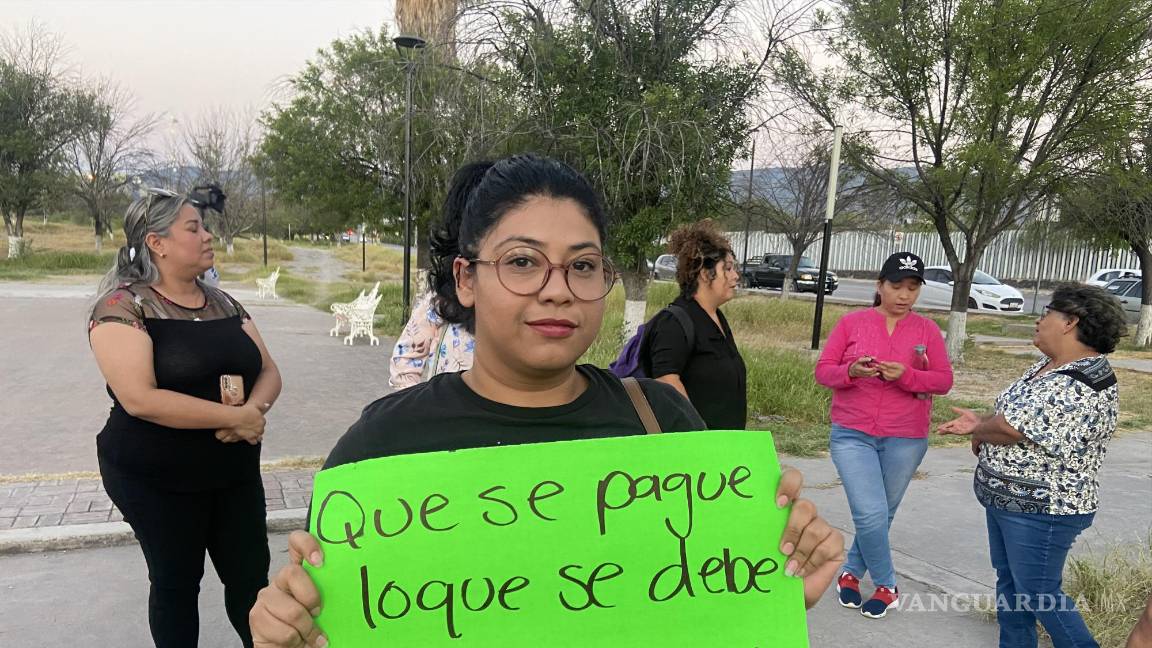 Se unen esposas de obreros de AHMSA a protestas por falta de pagos