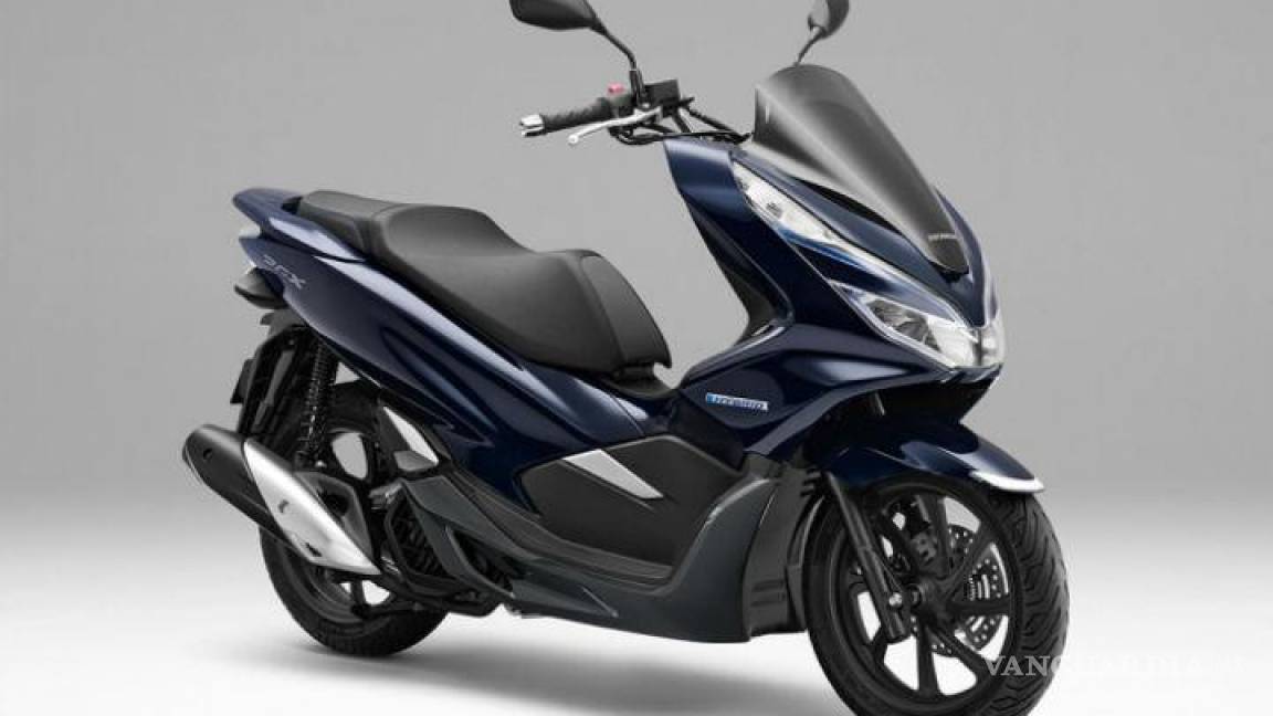 Honda lanza en Japón la primera motocicleta híbrida