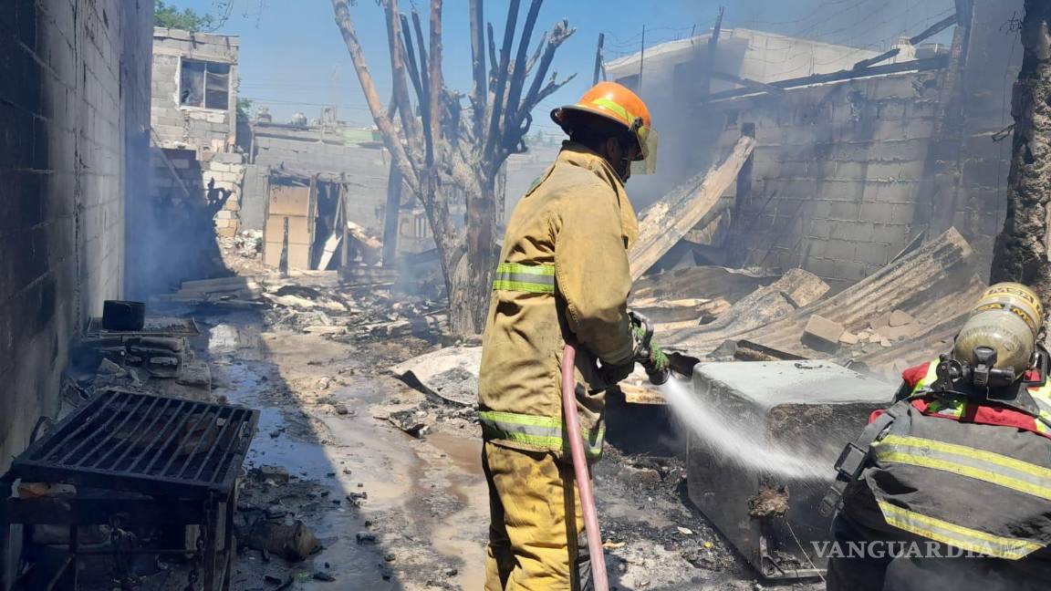 Milagrosamente, dos menores resultan ilesos tras incendio en vivienda de Ramos Arizpe