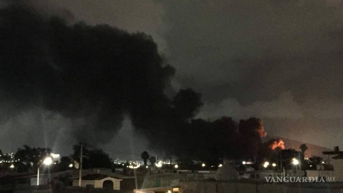 Se registra incendio de bodegas de tarimas en Nuevo León