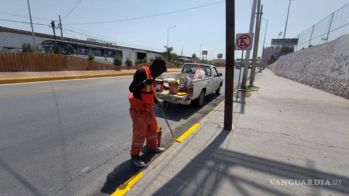 Mantenimiento Vial de Torreón atiende pavimento en colonias