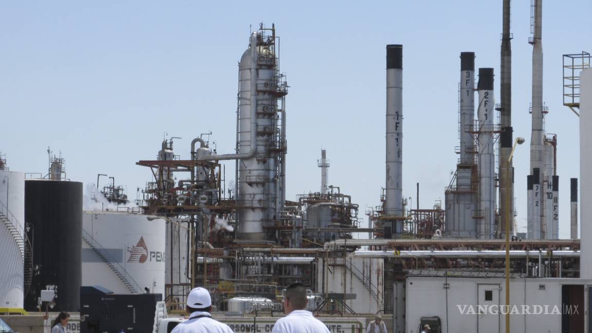 Encargo de construir refinería muestra falta de prioridades para Pemex: especialista
