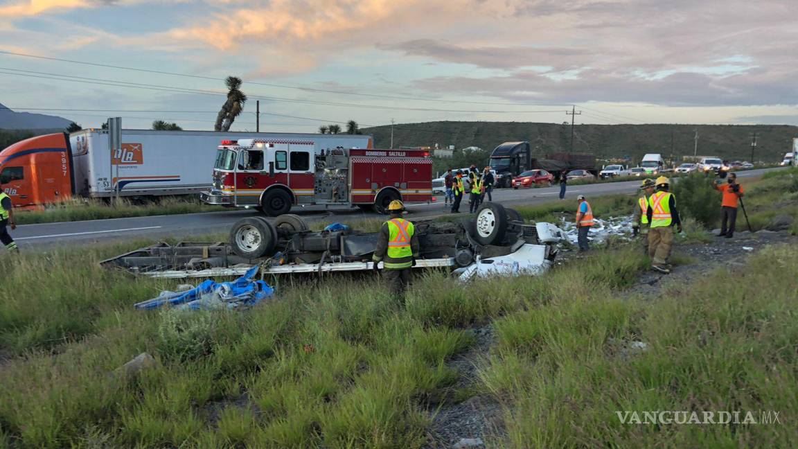 Mueren prensadas dos personas en accidente en la Carretera Torreón-Saltillo