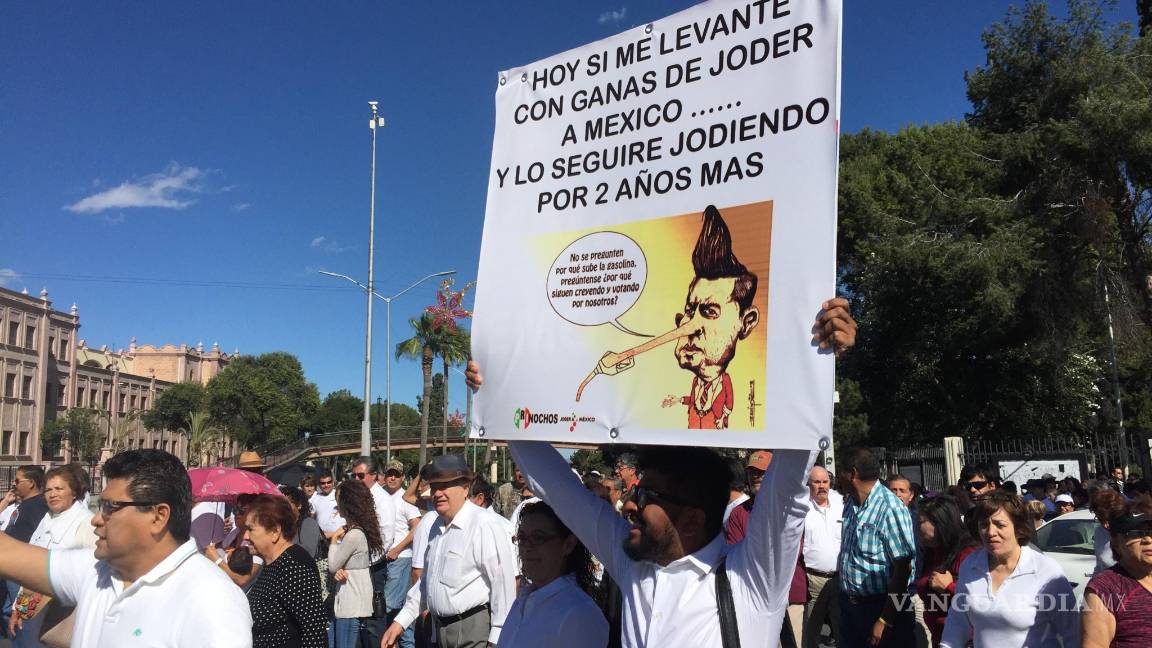 $!Saltillenses se manifiestan contra gasolinazo