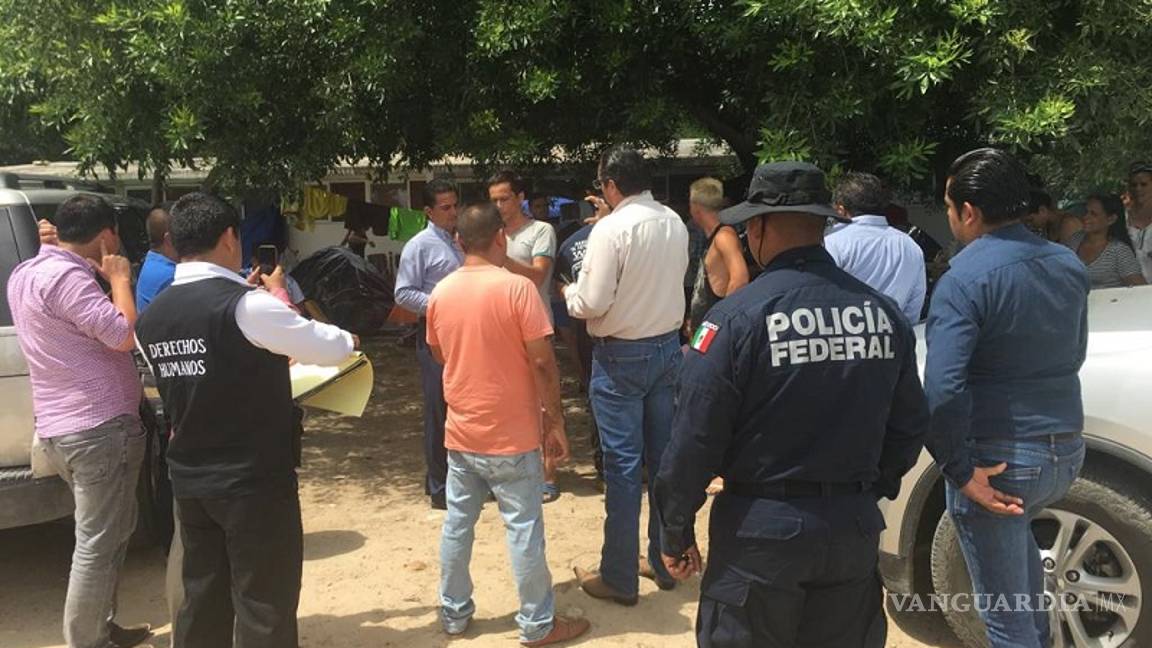 $!Reubican en Acuña a 350 migrantes de un parque al Gimnasio Municipal