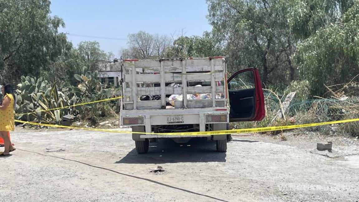 $!La presencia de policías molestó a los trabajadores de la financiera y mencionaron para Vanguardiamx que las autoridades “catearon” el inmueble sin una orden oficial.