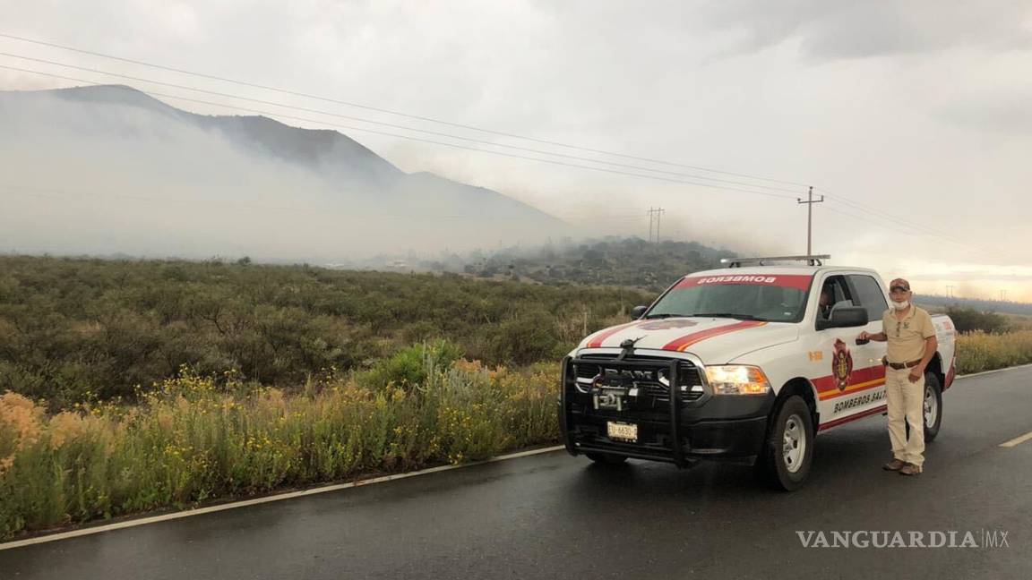 Reportan incendio forestal al sur de Saltillo en propiedad de la Narro; ya fue controlado