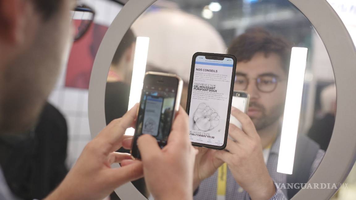 $!Technobeauty, maquillaje en un “smartphone”