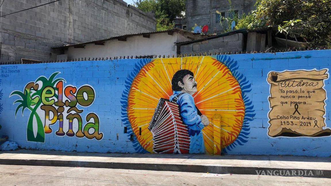 $!En las bardas de la colonia Independencia hay murales en honor a Celso Piña.