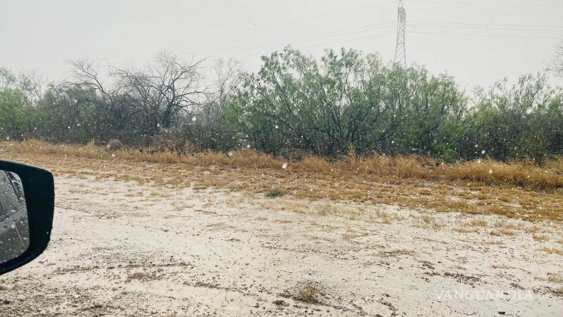 $!Usuarios compartieron imágenes de la granizada en carretera.