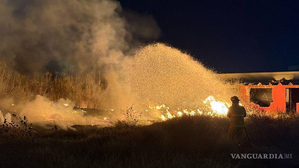 Sujetos causan incendios al norte y sur de Saltillo