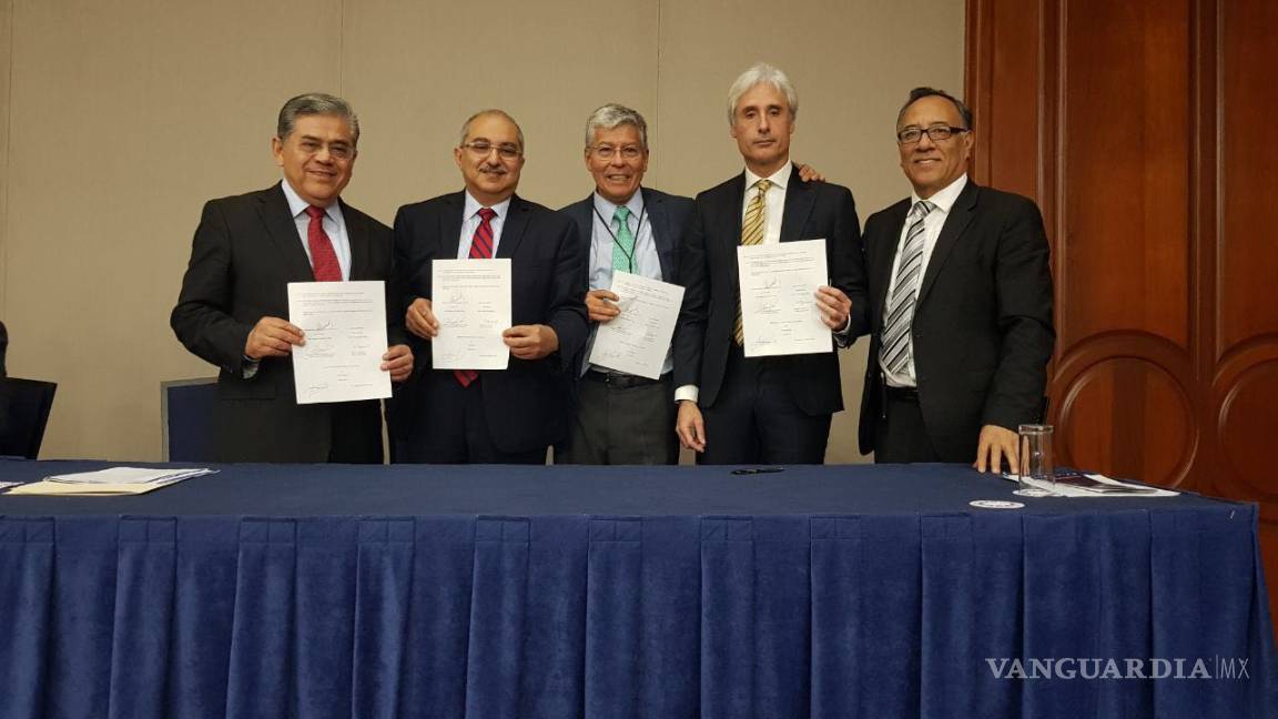Firma rector Hernández Vélez en Guadalajara convenio académico científico y cultural