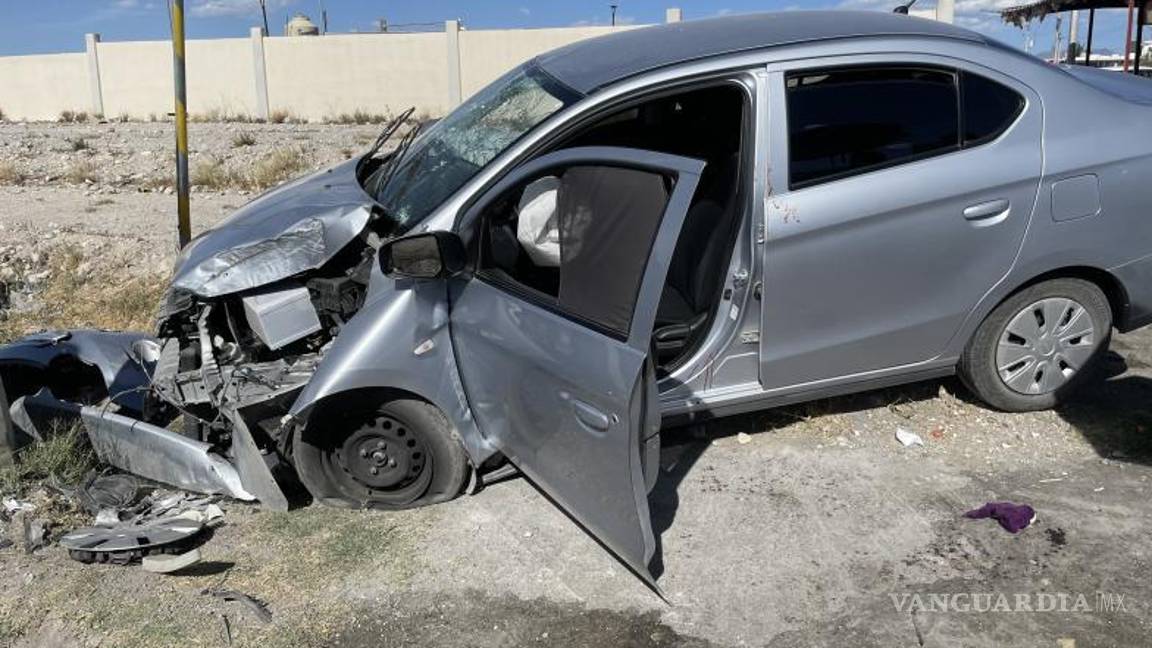 $!Sólo hubo daños materiales en el percance.