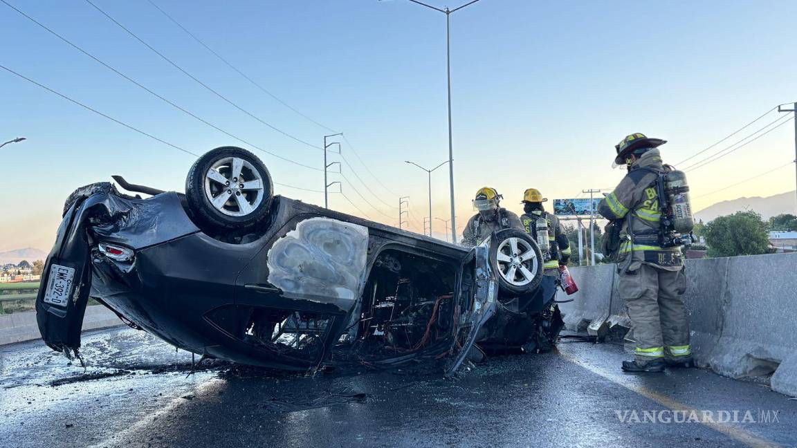 $!El automóvil fue declarado pérdida total y el accidente fue consignado al Ministerio Público de Asuntos Viales.