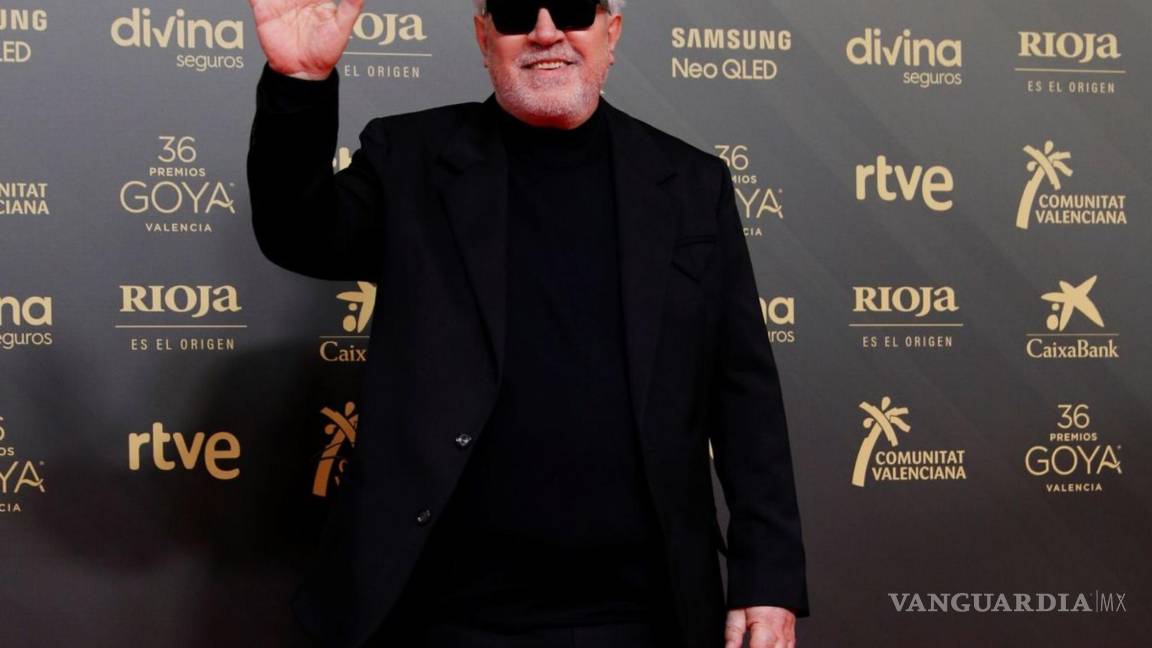 $!Pedro Almodóvar en la alfombra roja de los Premios Goya 2022. EFE/Biel Aliño