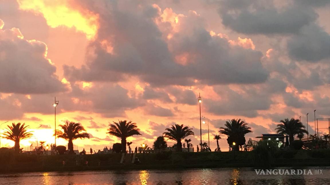 $!Atardecer en la ciudad georgina de Batumi. EFE/Misha Vignanski