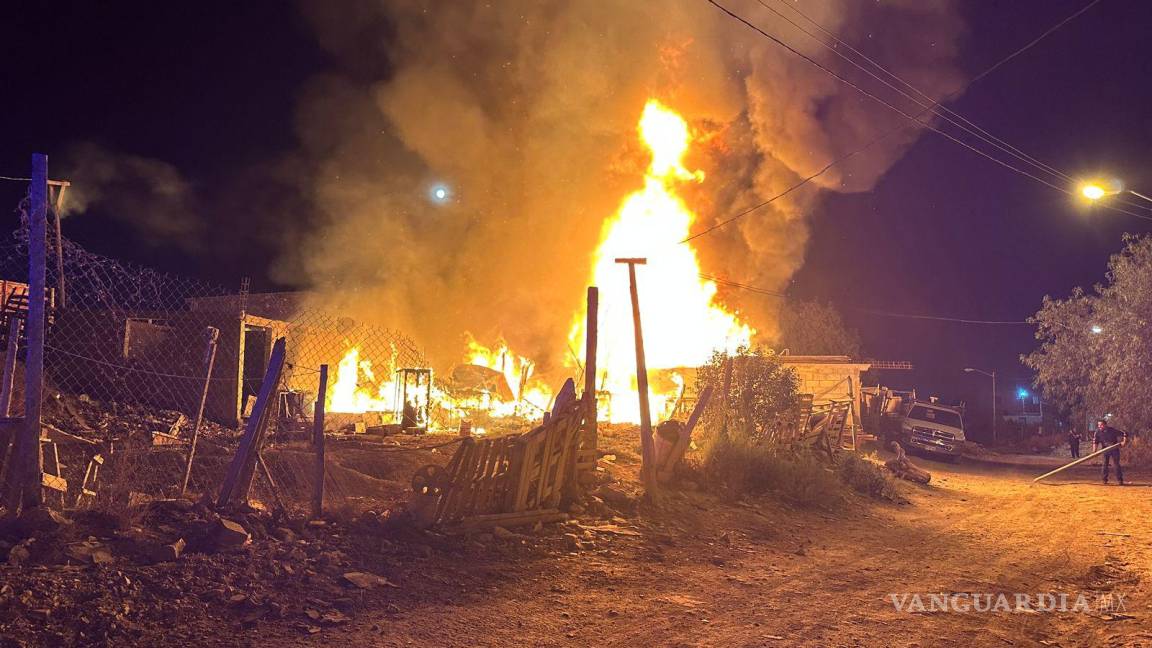 Incendio de tejabanes en Saltillo deja sin nada a cuatro familias