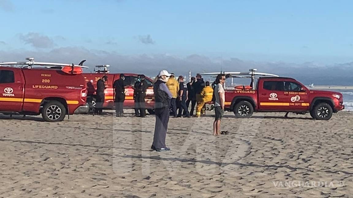 $!Exluchador de la WWE fue devorado por una ola; pidió que rescataran primero a su hijo