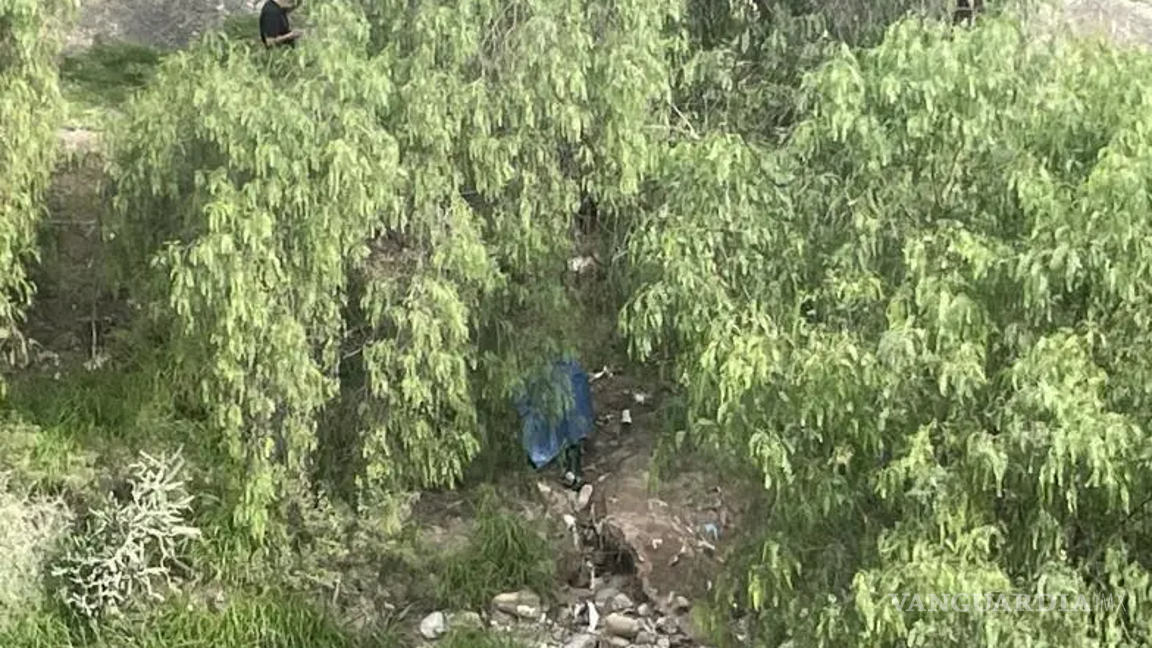 $!Hombre encontrado sin vida colgado de un árbol de pirul en el arroyo El Pueblo, colonia Paraíso Norte, en uno de los suicidios reportados entre el 26 y 29 de julio de 2025.