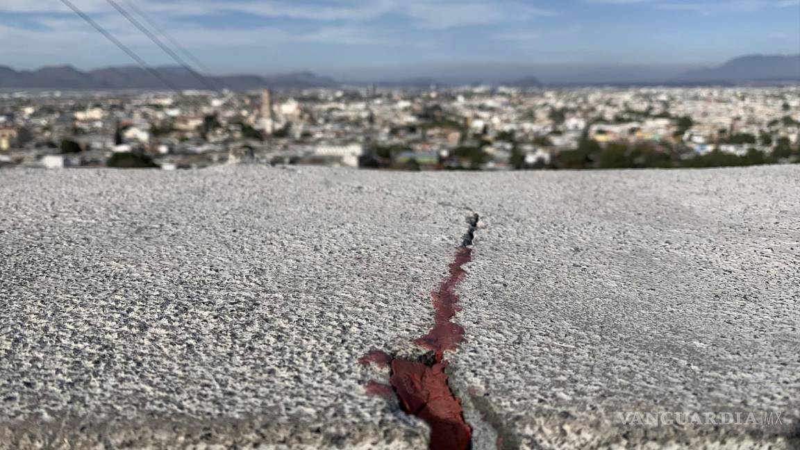 Terraplén del Mirador de Saltillo se cuartea