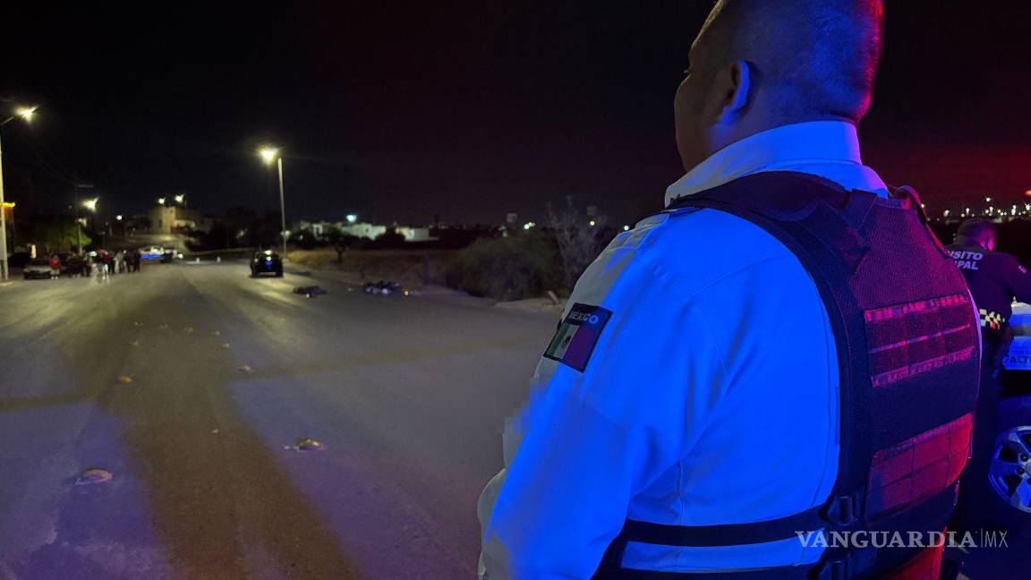 $!Elementos de Tránsito Municipal arribaron al sitio del accidente y procedieron a acordonar la zona para preservar la escena.