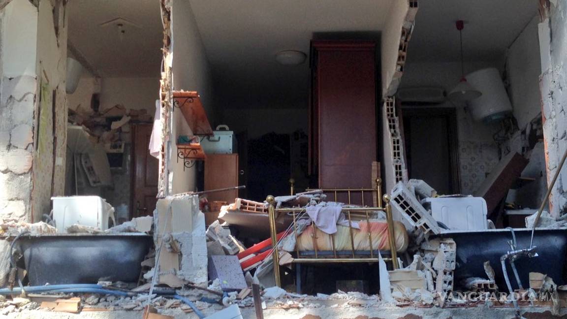 $!El dolor de los supervivientes del terremoto se convierte en rabia