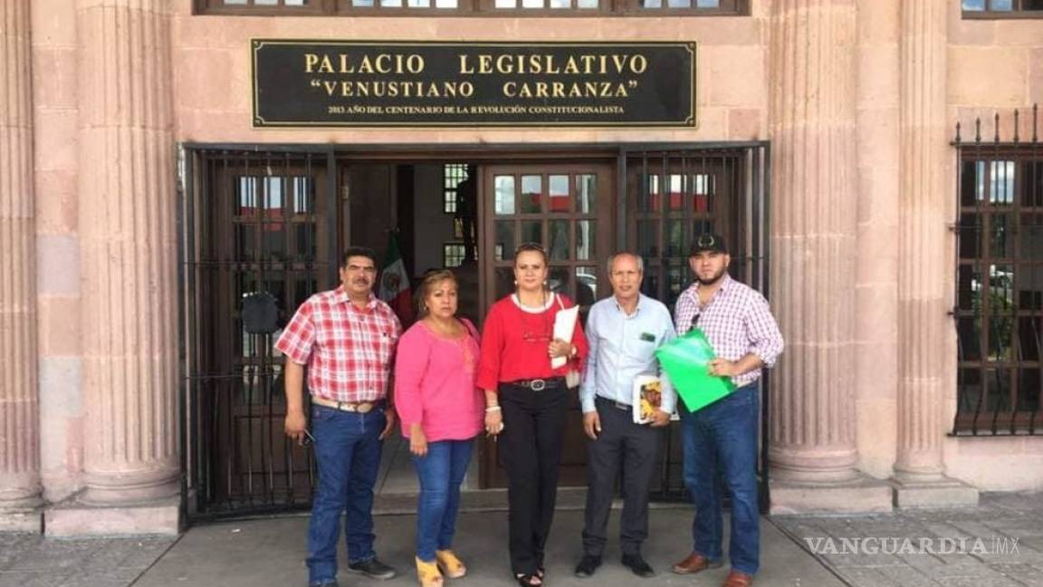 Acusan a alcaldesa de Cuatro Ciénegas de retener sueldos