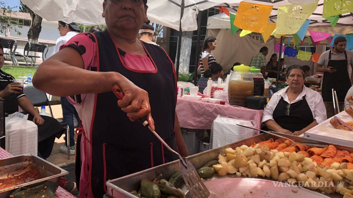 Cocineras de Coahuila rescatan uso de la harina de mezquite