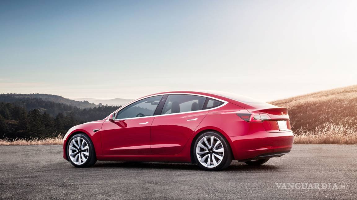 El Tesla Model 3 seguirá sin ser tan accesible como se pretendía: Elon Musk
