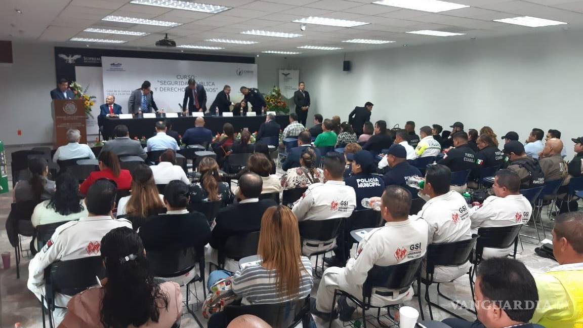 $!Imparte CDHEC curso a servidores públicos en Torreón