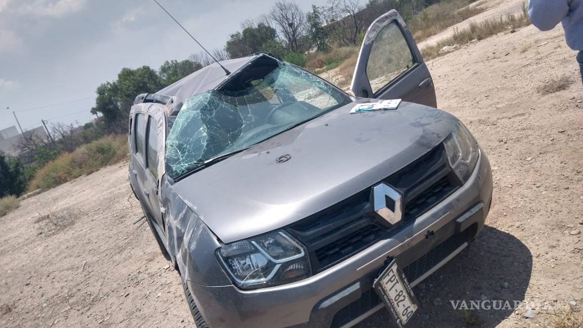 Saltillo: Sufre conductor volcadura en bulevar Luis Donaldo Colosio